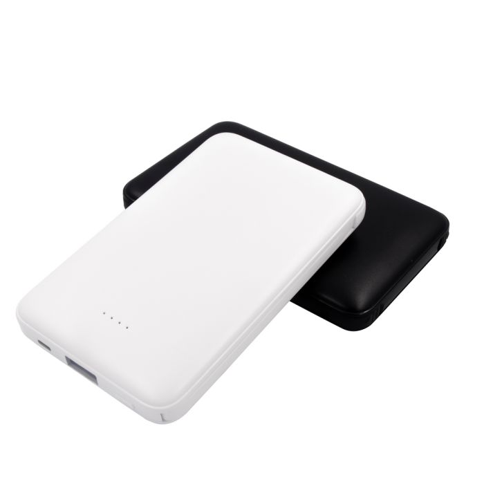 Power bank 5000 mAh with integrated cables, adapter included | Presley
